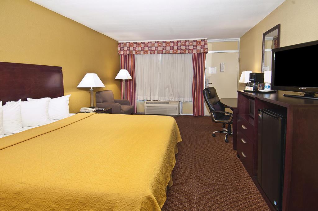 Quality Inn & Suites Baton Rouge West - Port Allen Exterior foto